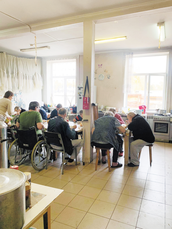 Коронавирус ударил по бездомным: обитатели столичных «богаделен» уходят в никуда 