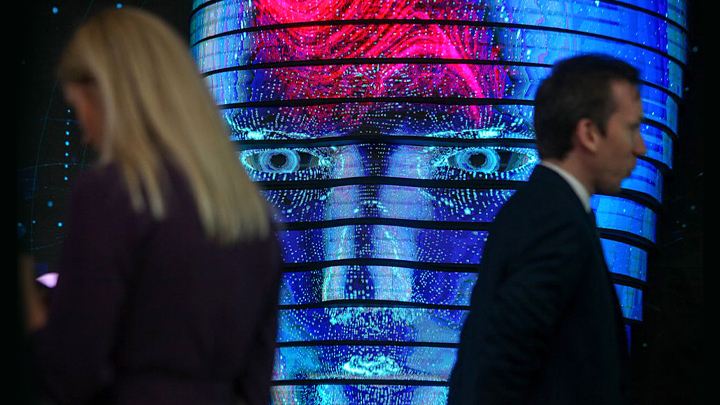 МИХАИЛ ДЕЛЯГИН ПРЕДУПРЕДИЛ: "МОЖЕМ УХНУТЬ И ПОГИБНУТЬ"