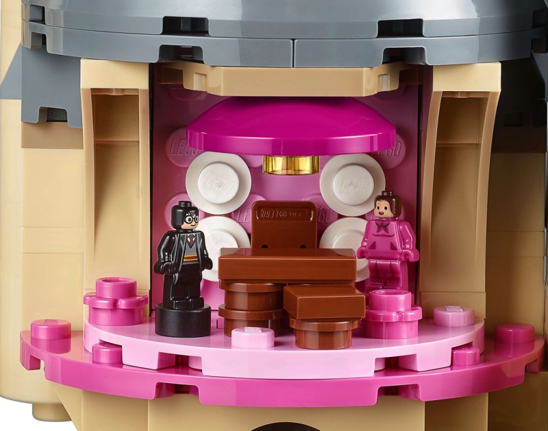 LEGO представил замок Хогвартс из 6000 дет