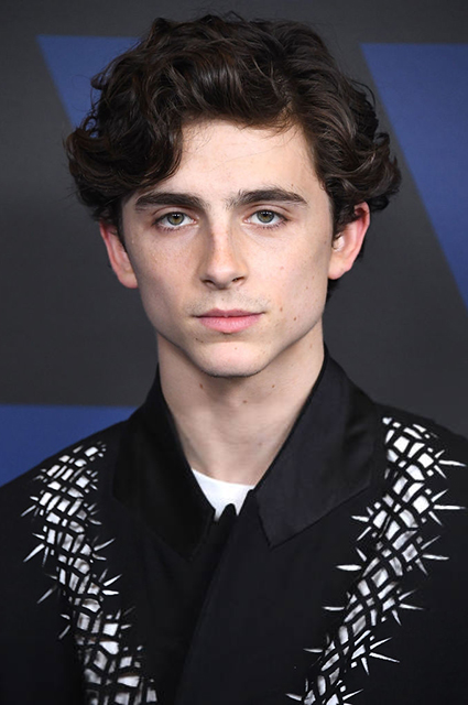 Лили Роуз-Депп была замечена на свидании с таинственным незнакомцем после новостей о романе с Тимоти Шаламе звездные пары