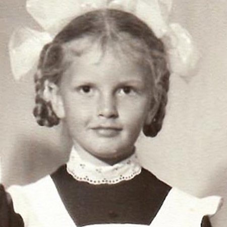 1 сентября у звезд: Брежнева, Гагарина, Зара и другие проводили детей на линейки и вспомнили школу Хроника