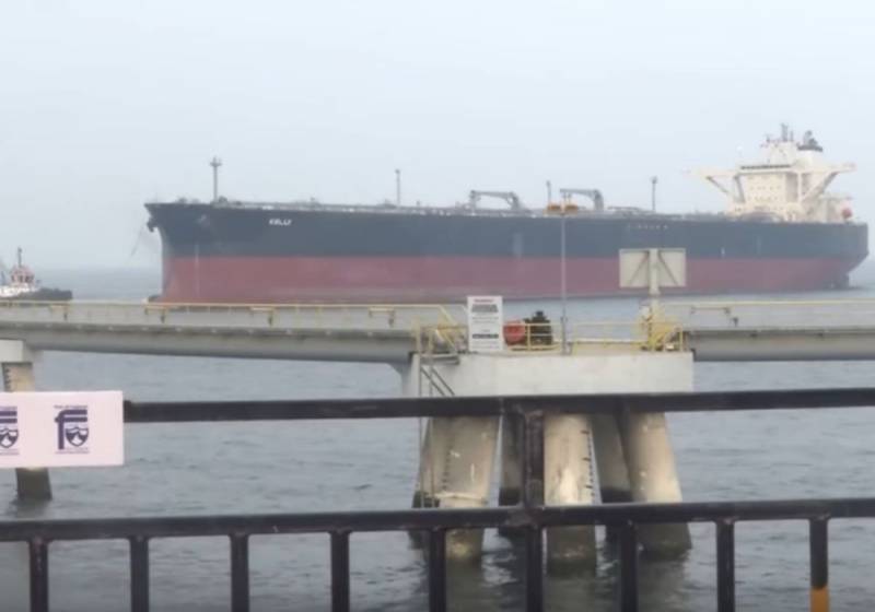 Иран: Саудовские танкеры с нефтью взорвал Израиль