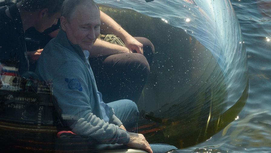 Путин рассказал, как собирался поплавать на островах в Приморье, где видели акул