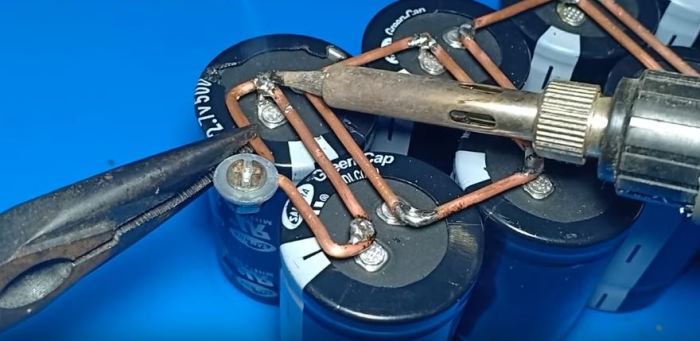 Как сделать самодельную батарею из суперконденсаторов типа 12В/100А Как сделать самодельную батарею из суперконденсаторов типа 12В/100А домашний очаг,рукоделие,своими руками,умелые руки