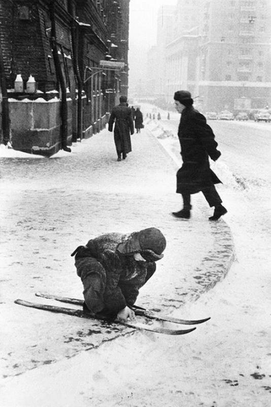 Фотографии зимней Москвы разных лет бульвар, вторая, половина, переулок, площадь, конец, годовЧистопрудный, 1940х, набережная, Националя, пруду, Новодевичьем, годовХоккей, заставы, Тверской, гостиницы, годГазетный, проспект, годЛенинградский, Сухаревский