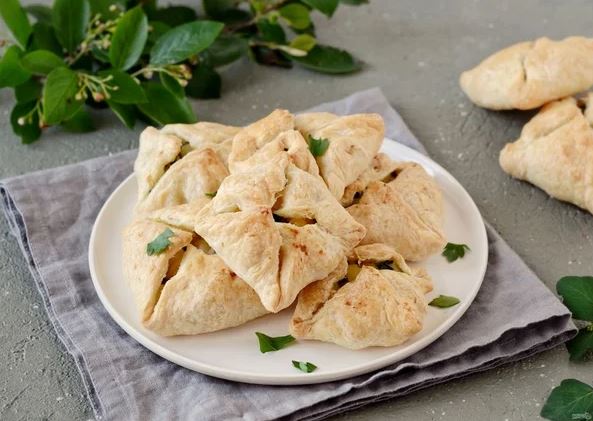 Славные блюда из картошки: фаршированные мясом шкурки, сытный салат, румяные слойки Славные блюда из картошки: фаршированные мясом шкурки, сытный салат, румяные слойки закуски,кулинария,рецепты,салаты