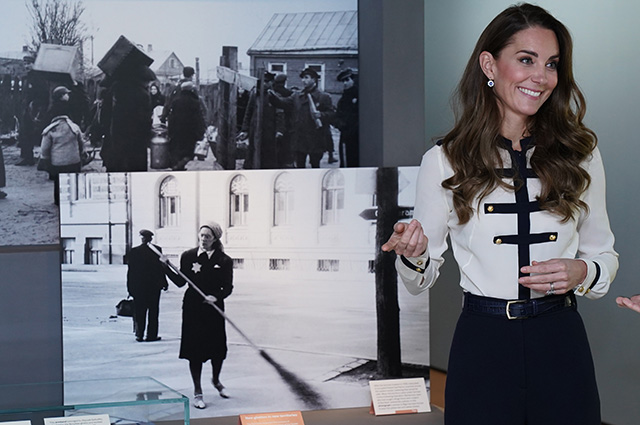 Кейт Миддлтон посетила Имперский военный музей в Лондоне holocaustmemorialday,Монархии