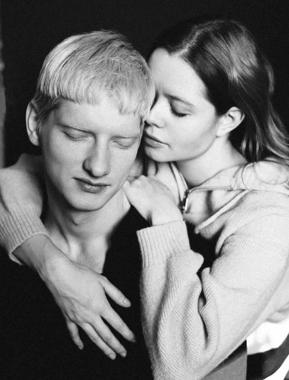 Звезда комедии «Сводишь с ума» Мила Ершова поделилась романтическими кадрами с мужем в честь годовщины отношений Святослав, Ершова, Рогожан, будет, вместе, двоих, стало, когда, думала, символично, родить, романтические, актриса, супруги, узнали, через, очень, избраннице, Святослава, кругу