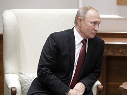"Левада-центр": рейтинг Путина снизился до 39%