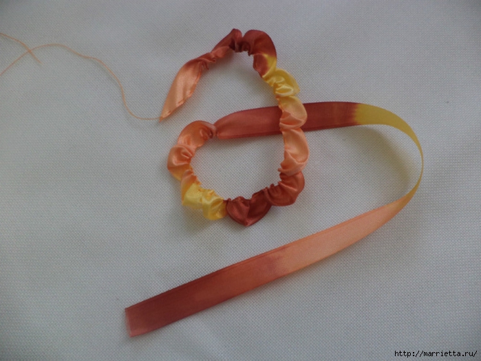 Цветы из атласных лент своими руками: мастер -классы Цветы из атласных лент своими руками: мастер -классы атласные ленты