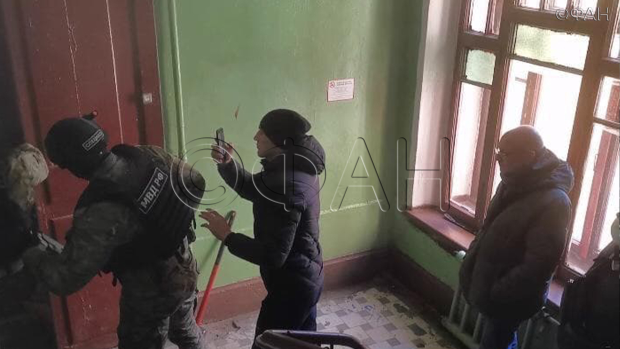 ФАН публикует фото обыска в наркопритоне, где был задержан Резник