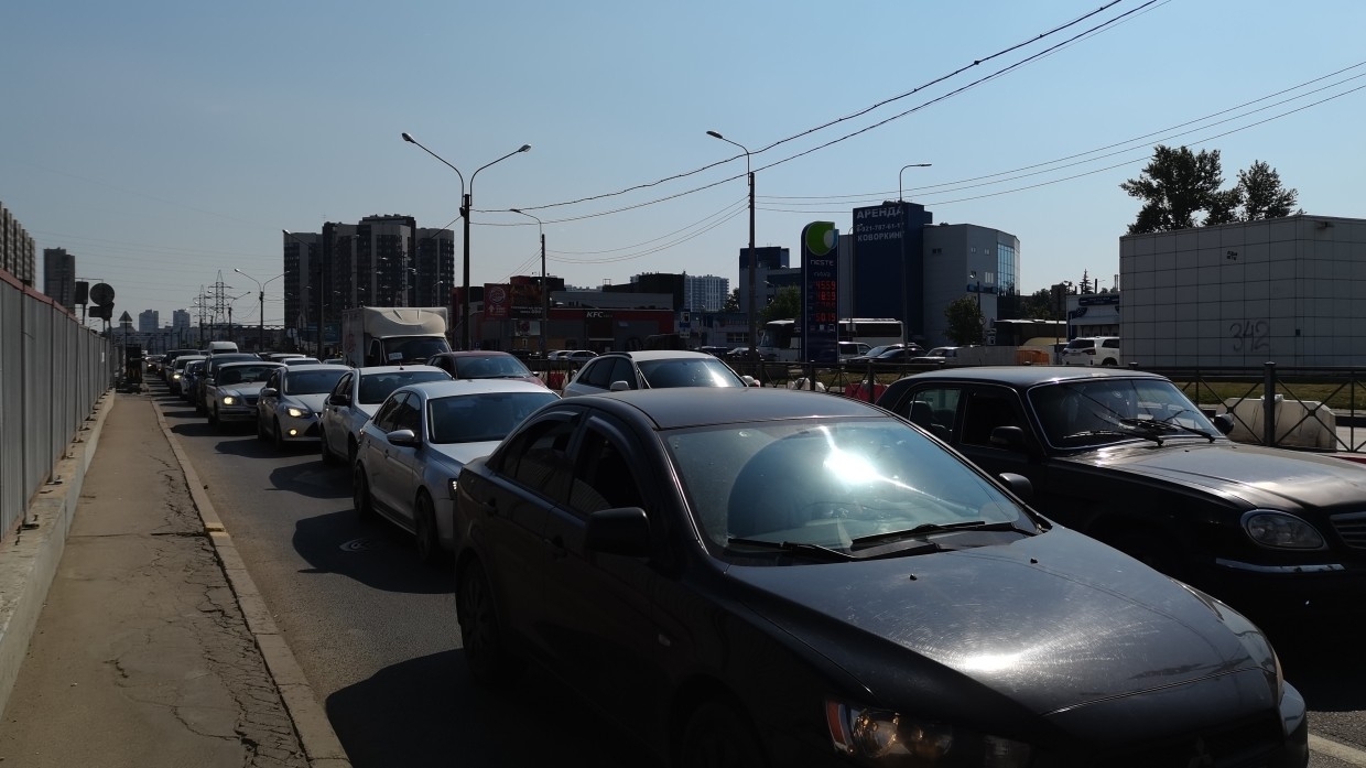 ДТП с каршеринговым авто стало причиной затора в Приморском районе Петербурга Происшествия