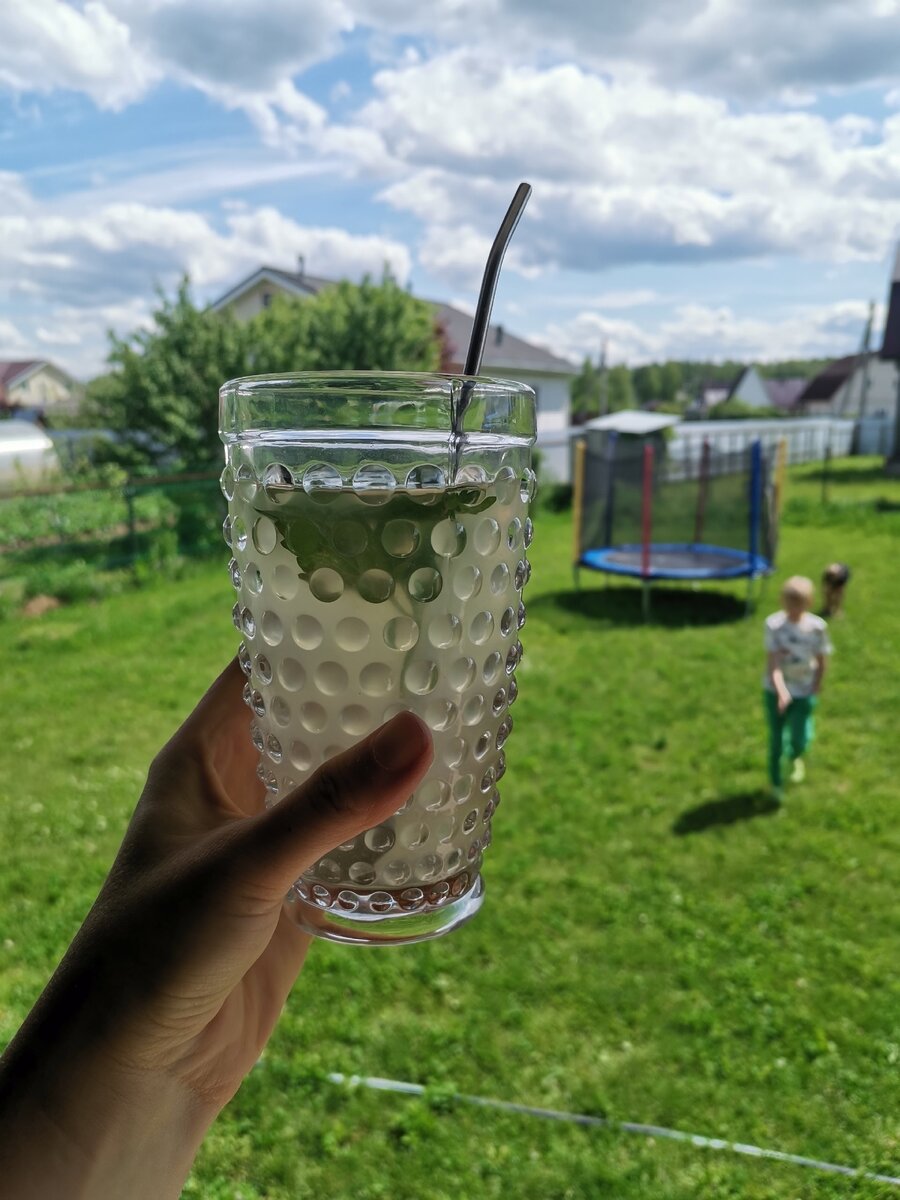 На этом я заканчиваю свой виртуальный репортаж с дачи семьи Викулиных. Благодарю Наталию за фотографии и то, что разрешила поделиться частичкой своей жизни с вами, подписчиками блога Сканди | Интерьер