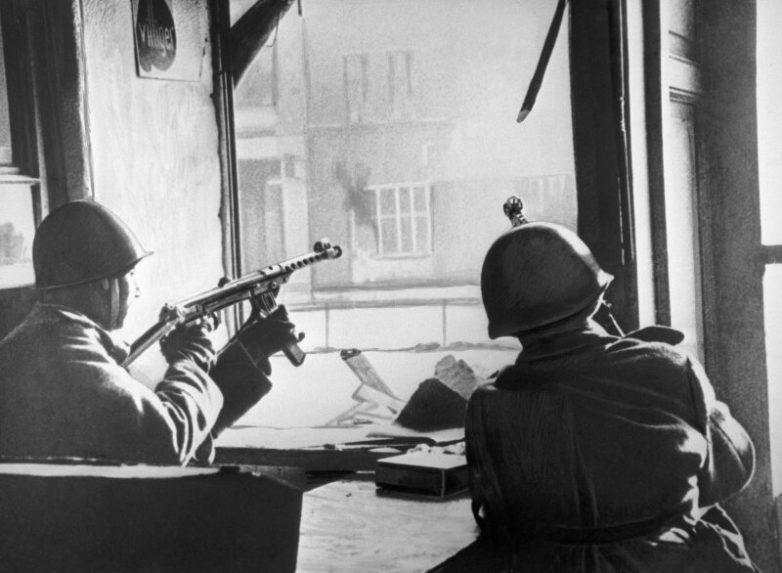 Как Красная Армия Рейхстаг штурмовала Как Красная Армия Рейхстаг штурмовала