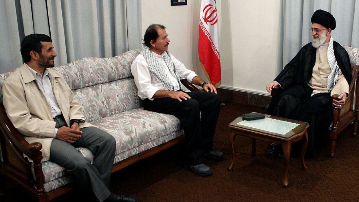 Президент Никарагуа Даниэль Ортега и Верховный лидер Али Хаменеи