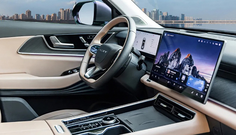 7 мест, 8-ступенчатый «автомат» и мощный 2,0-литровый мотор — 17,8 тыс. долларов. Представлен Chery Tiggo 8L Changhong Edition