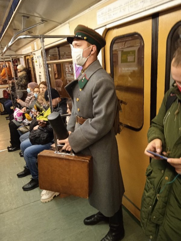 Чудаки и модники из метро  позитив,смешные картинки,юмор