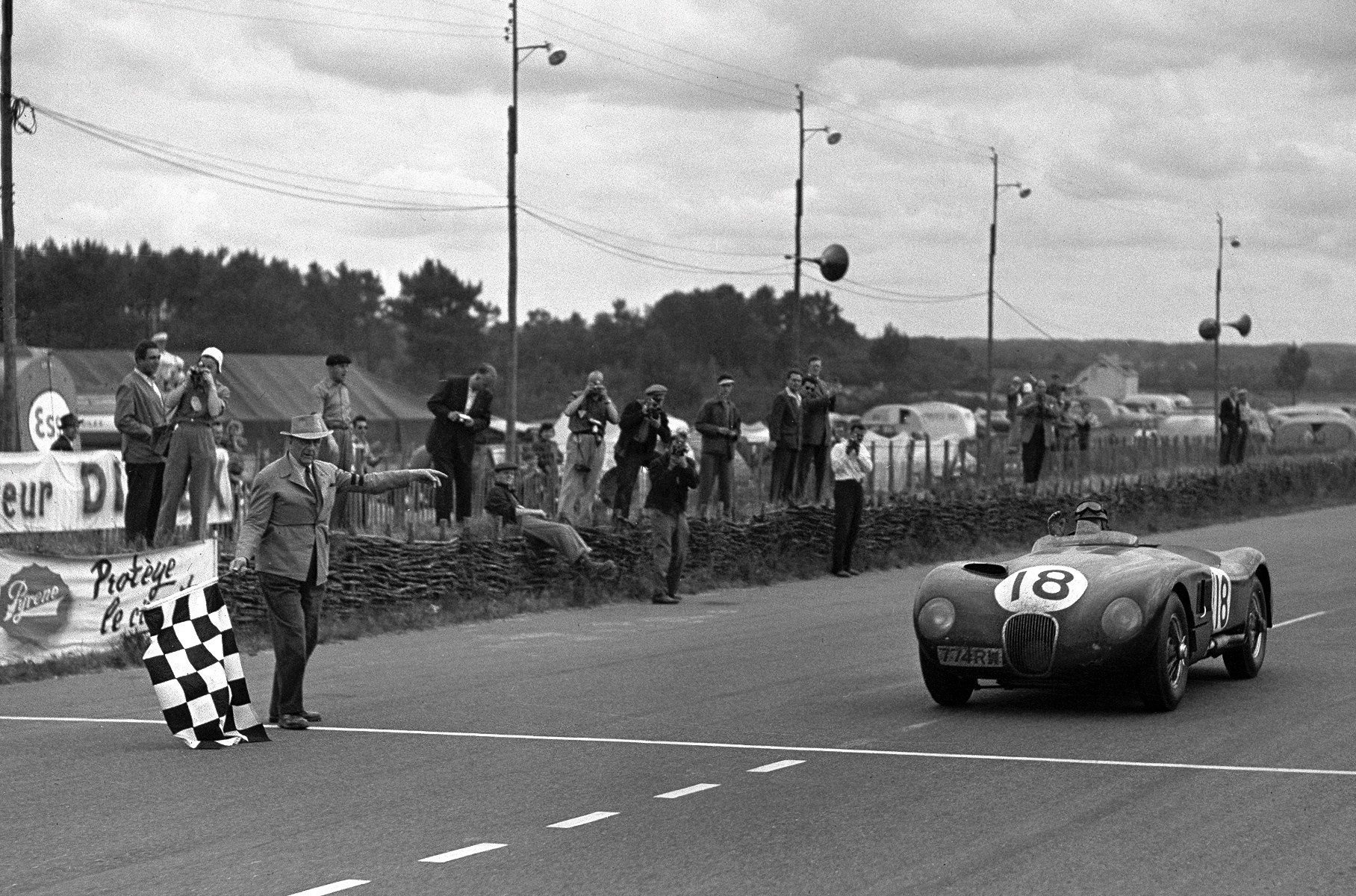 Jaguar запустит в мелкую серию родстер 1950-х годов Новости