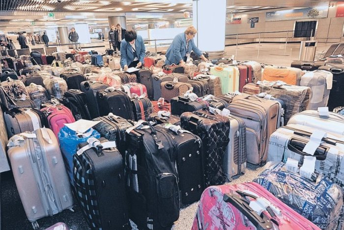 Аукцион в аэропорту: как зарабатывают перекупщики потерянного багажа аукцион,аэропорт,багаж,интересное,перелет,чемодан