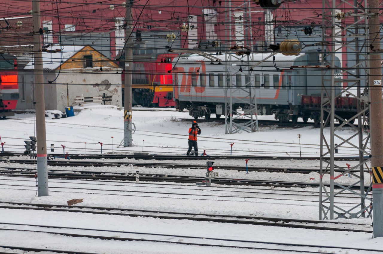 Железная дорога проходящая через город