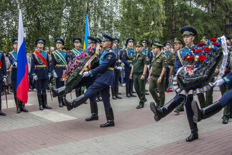 День ВДВ, фонтан и водка армия,россия