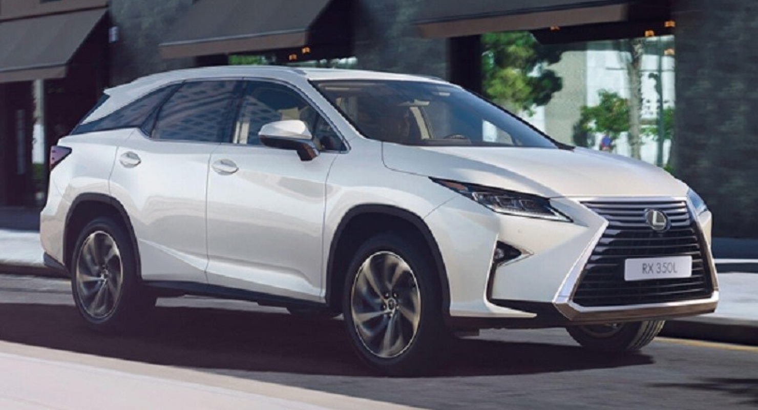 Компания Lexus провела официальную презентацию 367-сильного гибридного кроссовера Lexus RX 2023 года