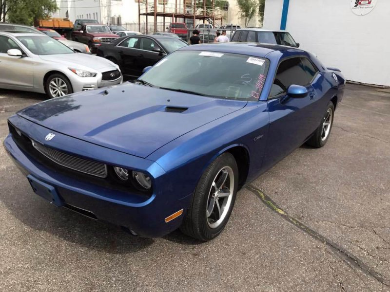Странная установка мониторов в подголовники автомобиля dodge, автоприкол, тюнинг
