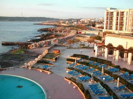 Заброшенный отель на Мальте с президентским люксом Каддафи Заброшенный отель на Мальте с президентским люксом Каддафи заграница,страны,туризм