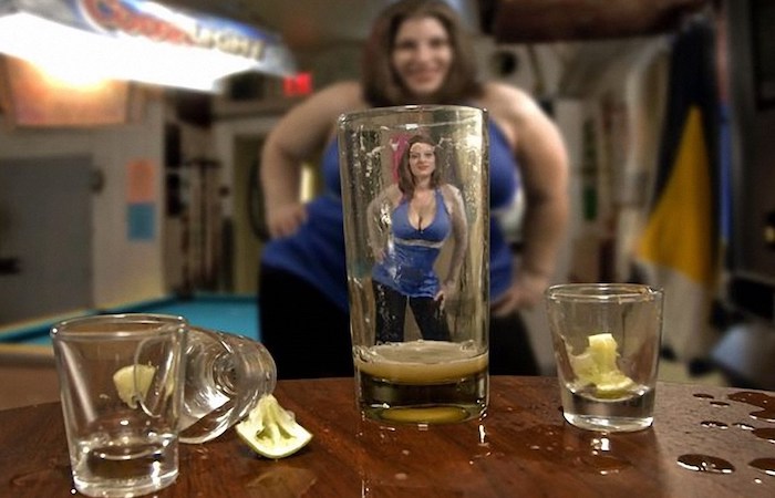 Как алкоголь добавляет женщинам привлекательности