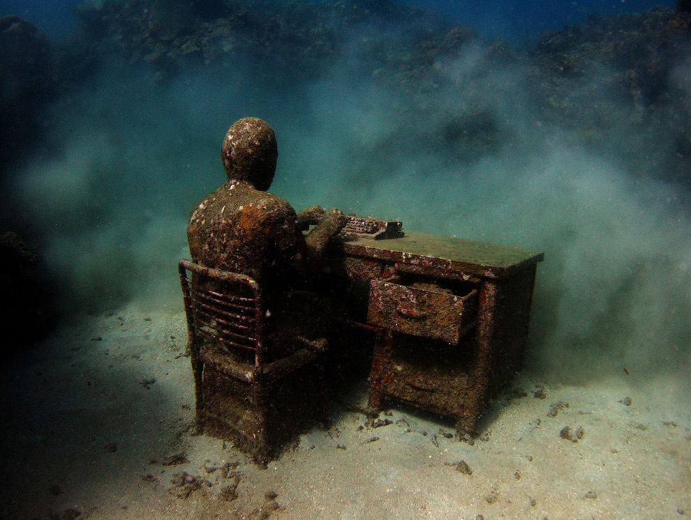 «Потерявшийся корреспондент». Всего год подводной жизни на Гренаде превратили его в искусственный риф