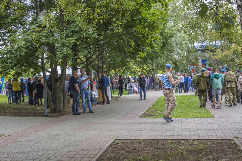 День ВДВ, фонтан и водка армия,россия