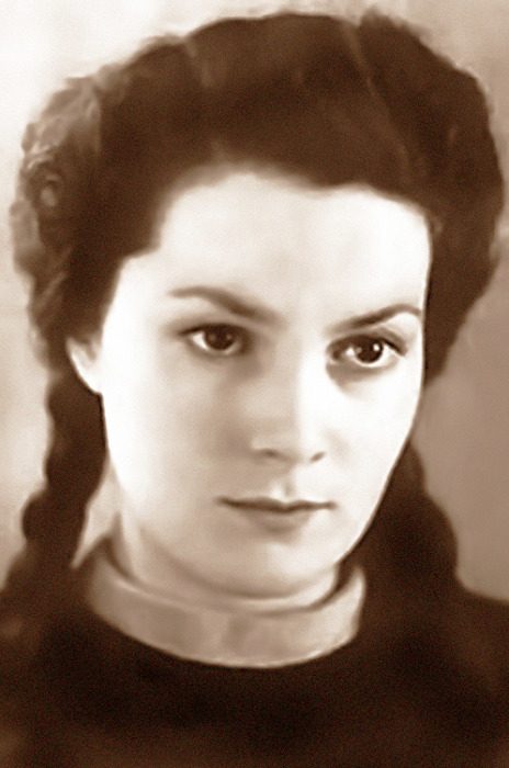 Почему Элина Быстрицкая не нашла личное счастье Почему Элина Быстрицкая не нашла личное счастье