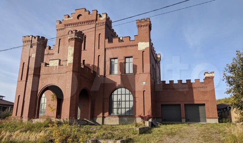 Замок с зимним садом продается за 20 млн рублей в Кстовском районе