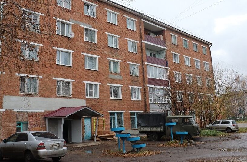 Жильцов дома по улице Пахотищева в Тайшете беспокоит состояние внутридомовой канализации