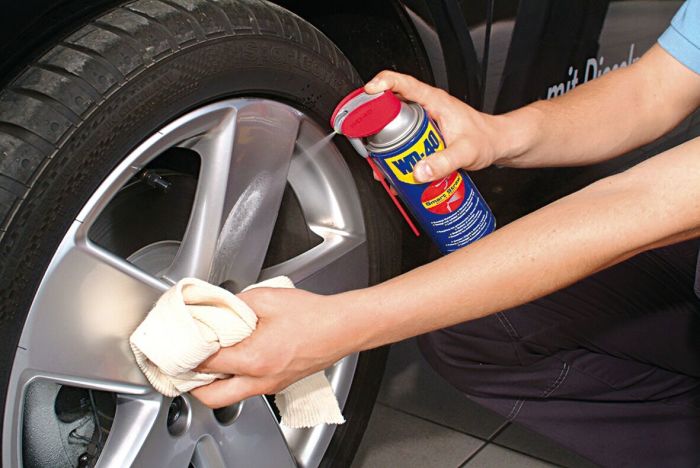 Как и чем защитить брызговики, пороги и подкрылки от налипающего снега в зимний период Как и чем защитить брызговики, пороги и подкрылки от налипающего снега в зимний период