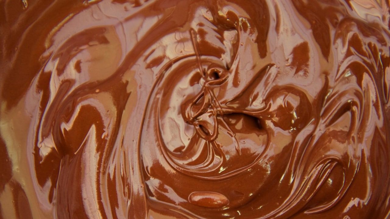 В США два сотрудника фабрики Mars свалились в бак с расплавленным шоколадом Происшествия
