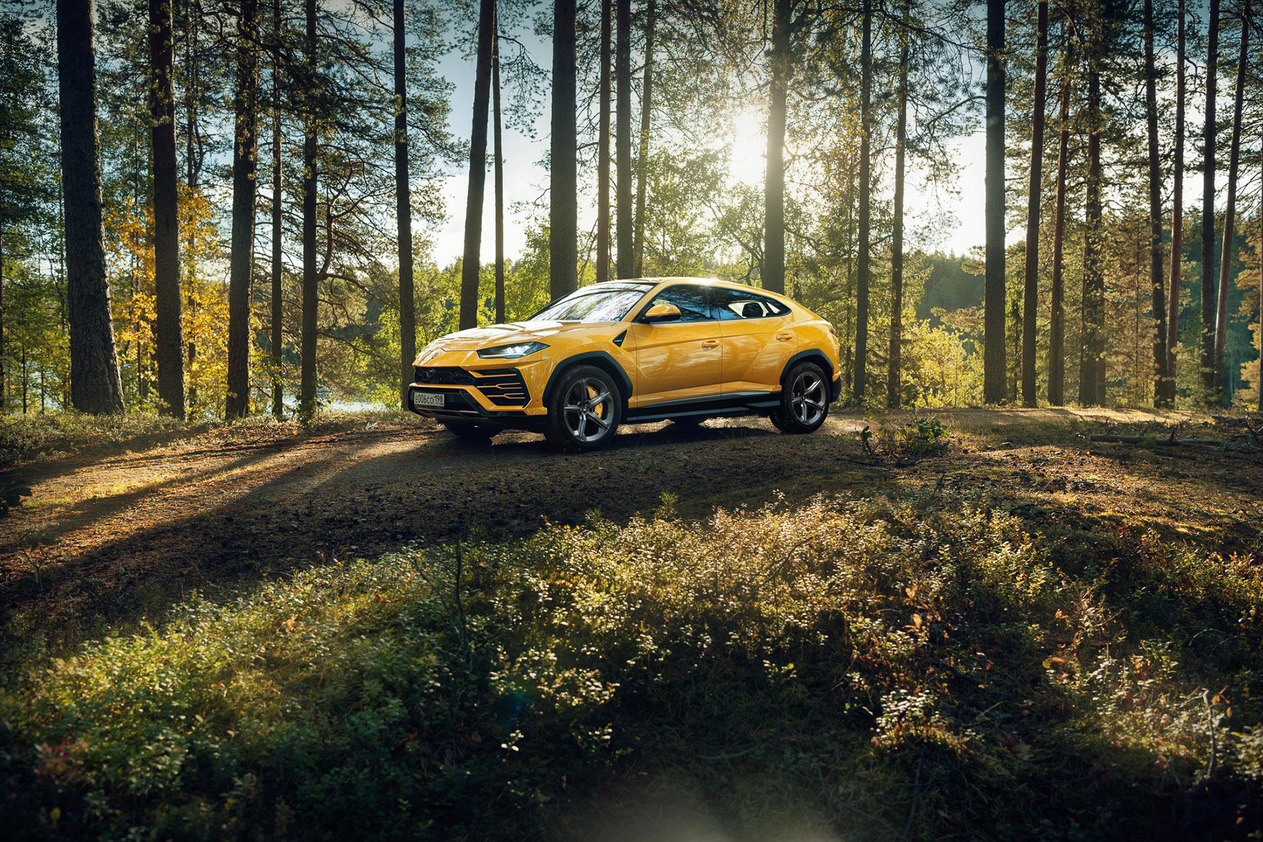 Посмотрите, как Lamborghini Urus отрывается на треке и бездорожье Новости