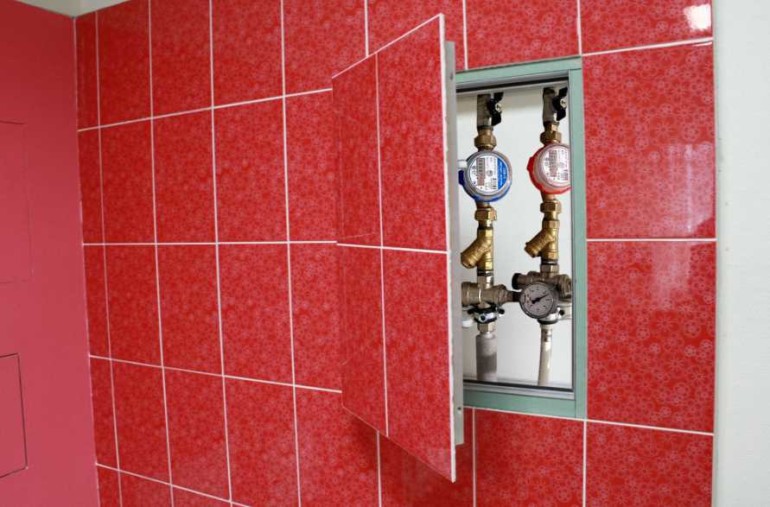 Как красиво спрятать все трубы в ванной и не вмуровывать их в стены можно, только, ванной, трубам, вертикальные, помощью, горизонтальные, внимание, трубы, которые, могут, сделать, комнаты, зависимости, следует, влагостойкие, также, поверхности, доступ, способы