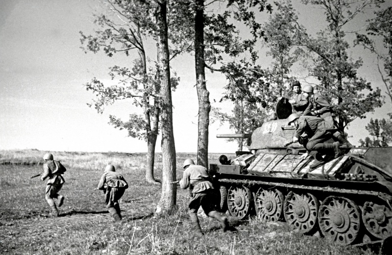 tank_t_34_76_1943_author_f_levshin.jpg tank_t_34_76_1943_author_f_levshin.jpg