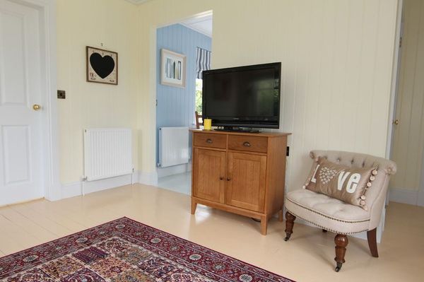 Ничем не примечательный домик. Но стоит заглянуть внутрь… Ничем не примечательный домик. Но стоит заглянуть внутрь… дача,интерьер и дизайн,сад и огород