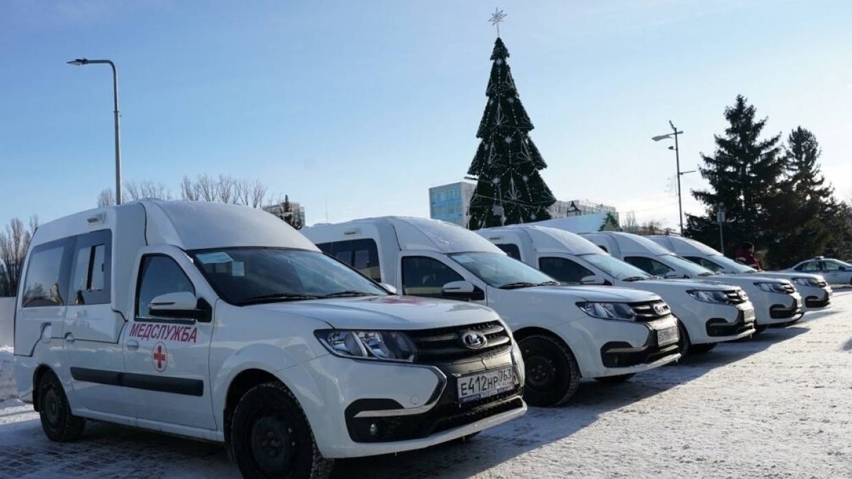 Самарские медики получили 30 «Ларгусов» для транспортировки больных COVID-19 Общество