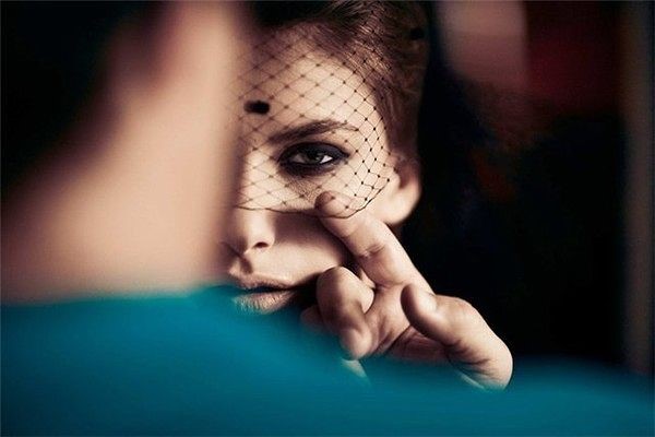 Женщины, которые ценят себя, делают эти 9 вещей в отношениях
