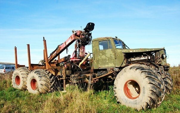 Грузовики -монстри Грузовики -монстри авто,автомобили,автомобиль,машины,ремонт,тюнинг