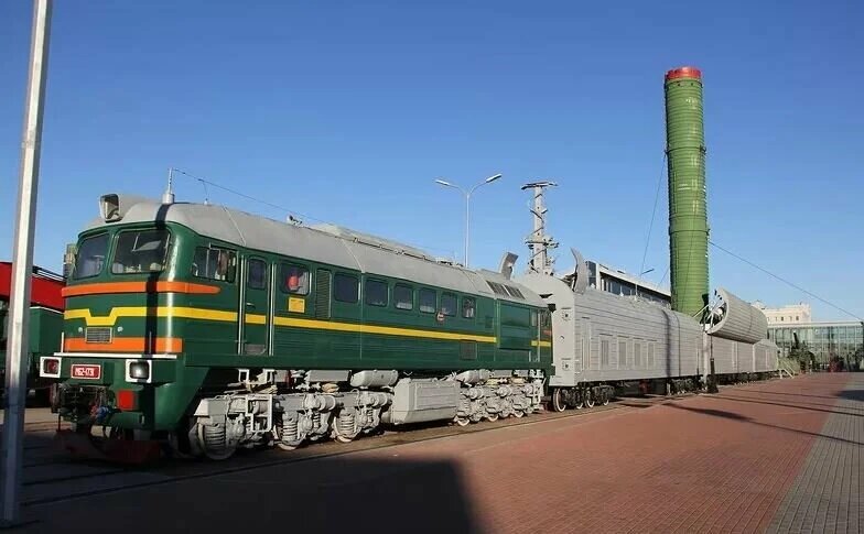 В Роскосмосе обратили внимание на опыт разработки боевых железнодорожных комплексов «Баргузин».-3