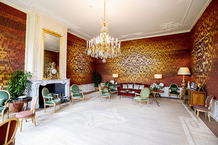 Как живут король Виллем-Александр и королева Максима: экскурсия по их дворцу Хёйс-тен-Бос Как живут король Виллем-Александр и королева Максима: экскурсия по их дворцу Хёйс-тен-Бос Монархи,Новости монархов