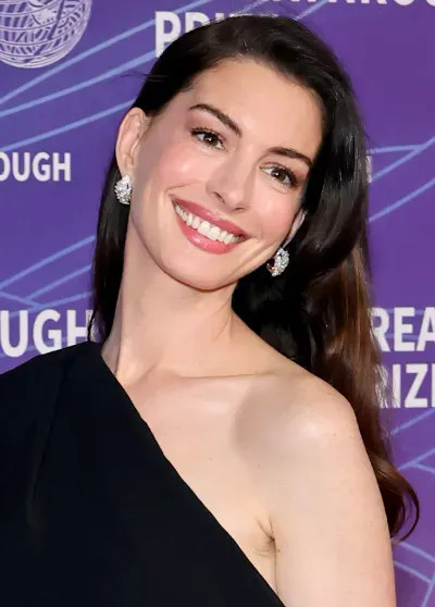 Сальма Хайек и Франсуа Анри-Пино, Мария Шарапова, Энн Хэтэуэй с мужем и Джиджи Хадид на премии Breakthrough Prize Breakthrough, Prize, Images, Мария, Перего, Гейтс, ФрансуаАнри, Хайек, Сальма, Шарапова, Хилтон, супругом, Хэтэуэй, Хадид, Джиджи, науки, Левин, Крудап, Наоми, платье