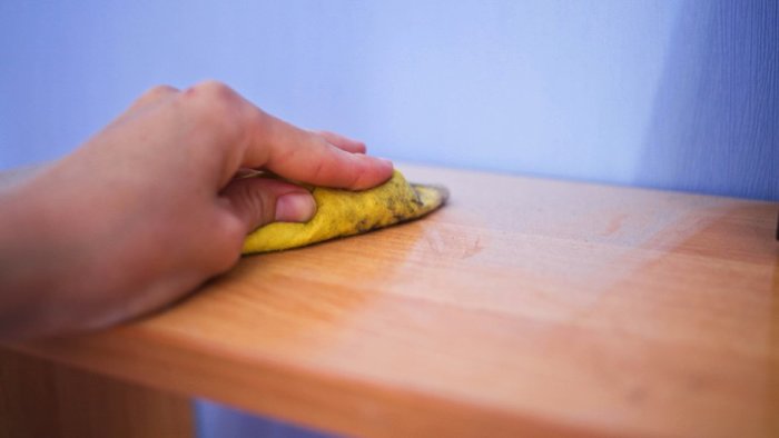 Простые способы очистить деревянную мебель