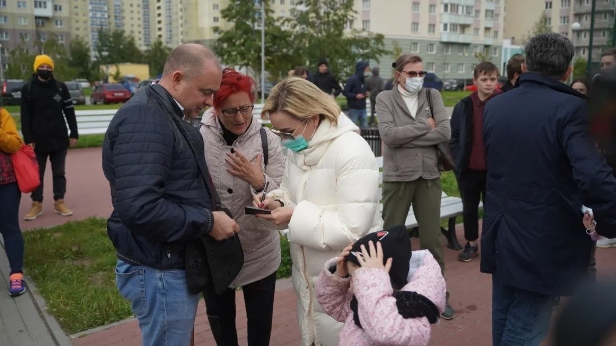 Певица Буланова удивила петербуржцев своим появлением в Красносельском районе Общество