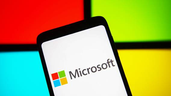 Microsoft снизила прогноз по прибыли и выручке