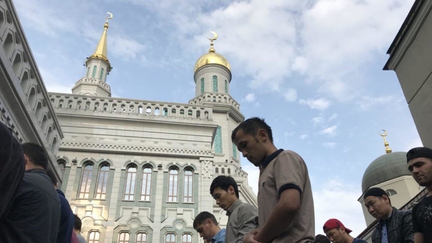 Молитву в Курбан-Байрам в Москве проведут только в Соборной мечети Общество